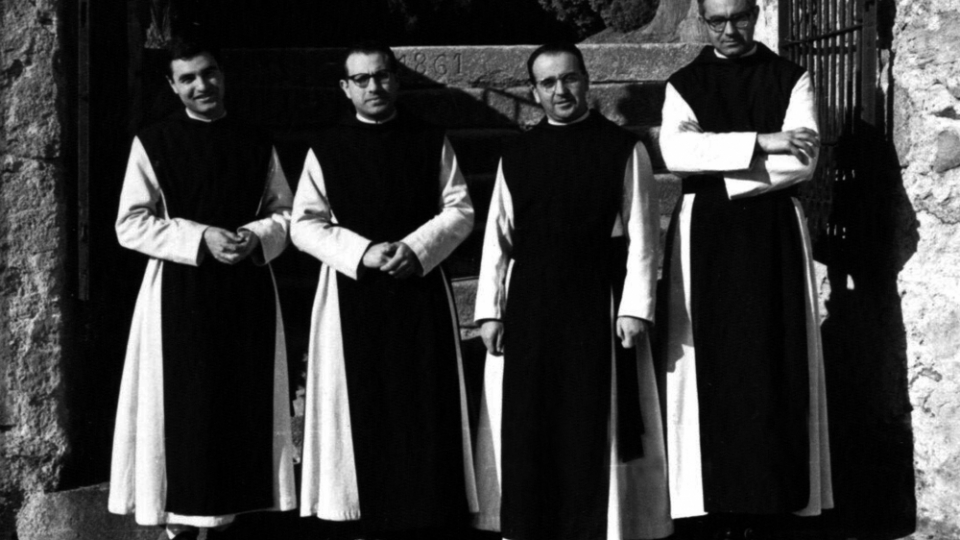Els primers monjos de Solius. D'esquerra a dreta: el germà Albert Fontanet, Enric Benito, Edmon Garreta i Jordi Gibert.