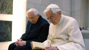 Benet XVI viatja a Alemanya per visitar el seu germà malalt