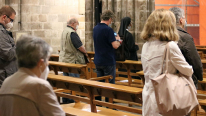 Els bisbes de Catalunya animen els fidels a tornar a anar a missa