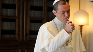 Jude Law: "L'Església catòlica és la companyia teatral més antiga de l'món"