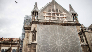 Notre Dame, sis mesos després de l'incendi que la va destruir