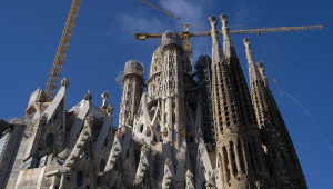 Els veïns amenaçats per la Sagrada Família demanden ara la Generalitat