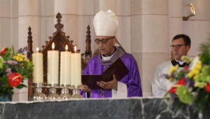 El cardenal Omella recorda que malgrat les adversitats "Déu mai abandona els seus fills"