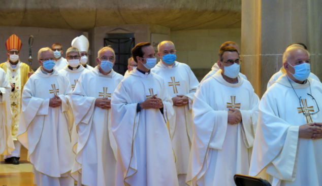 Primera missa a la Basílica de la Sagrada Família: un agraïment als capellans