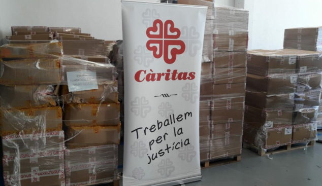 Càritas Catalunya rep 30.000 peces de roba 