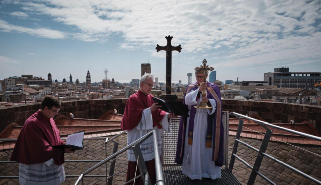 Benedicció de la ciutat des de la Catedral de Barcelona