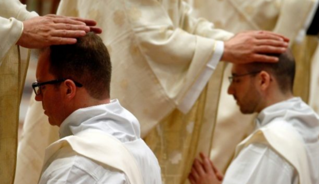 Una contribució sobre el celibat sacerdotal en obediència filial al Papa