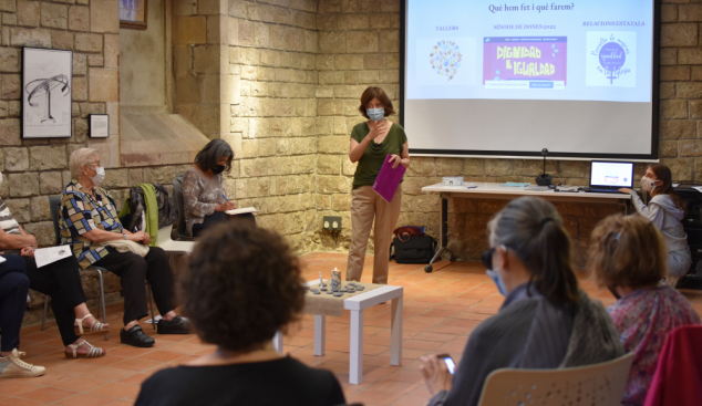La coordinadora de dones creients Alcem la veu obre el curs a Sant Pau del Camp
