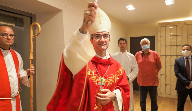 La parròquia de Sant Pere d’El Masnou inaugura el nou columbari