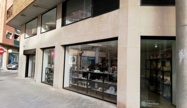 Nova botiga Moda-Re de Càritas a Balaguer