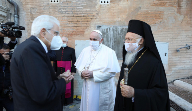 El Papa Francesc prega amb representants de les grans religions per la pau