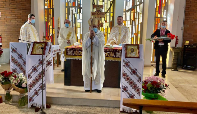 Francesc Pardo visita  la comunitat catòlica ucraïnesa de Sant Feliu de Guíxols