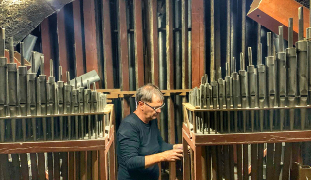 Restauració desconfinada de l’orgue de Solsona