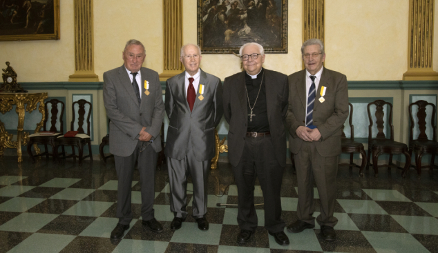 Rafel García, Josep Víctor Gay i Robert Xifre, Creu ‘Pro Ecclesia et Pontifice’