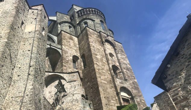 La verticalitat a la Sacra de San Michel