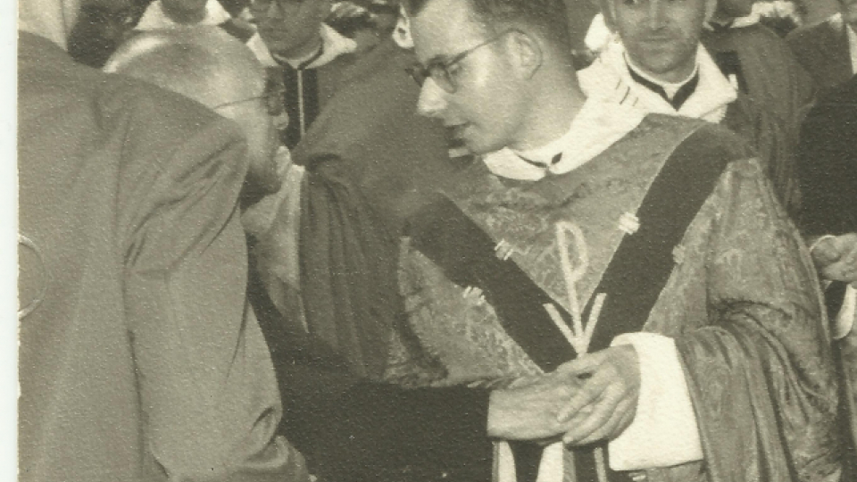 Josep Llunell, el dia de la seva ordenació, junt amb Josep M. Hortet.