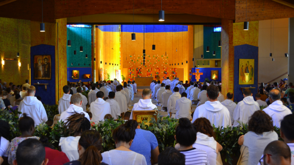 Pregària a la comunitat ecumènica de Taizé