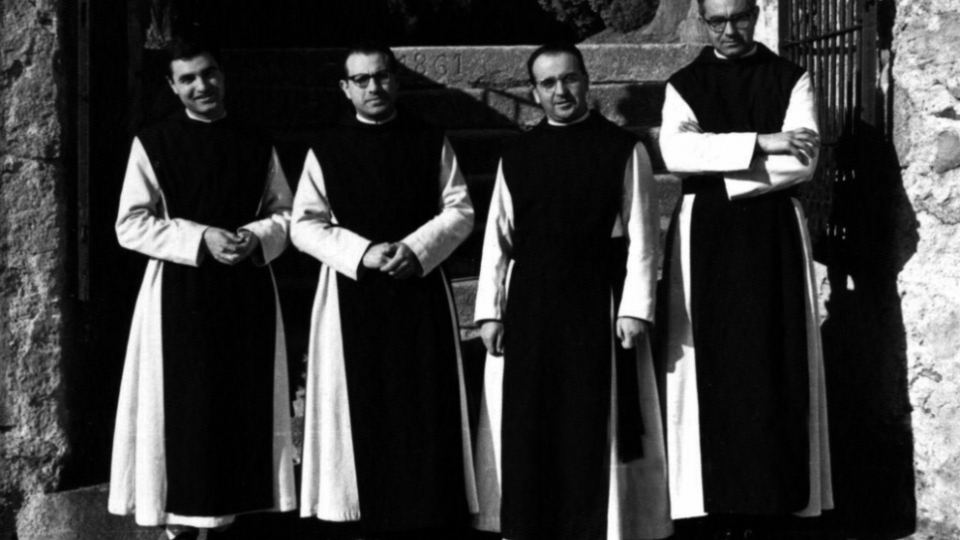 Els primers monjos de Solius. D'esquerra a dreta: el germà Albert Fontanet, Enric Benito, Edmon Garreta i Jordi Gibert.