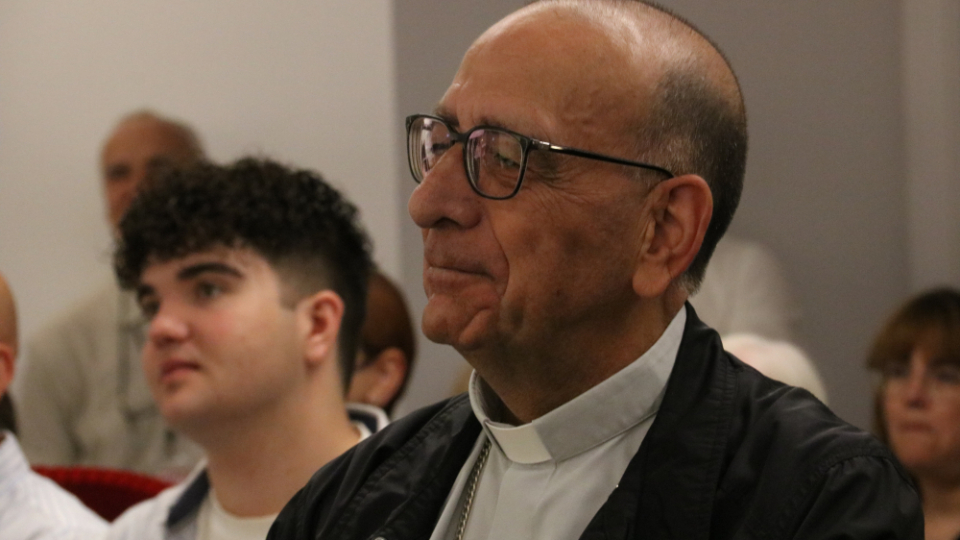 El cardenal arquebisbe de Barcelona, Joan Josep Omella, durant la presentació de la nova maqueta tàctil de la Torre de Maria de la Sagrada Família | Eli Don, ACN.